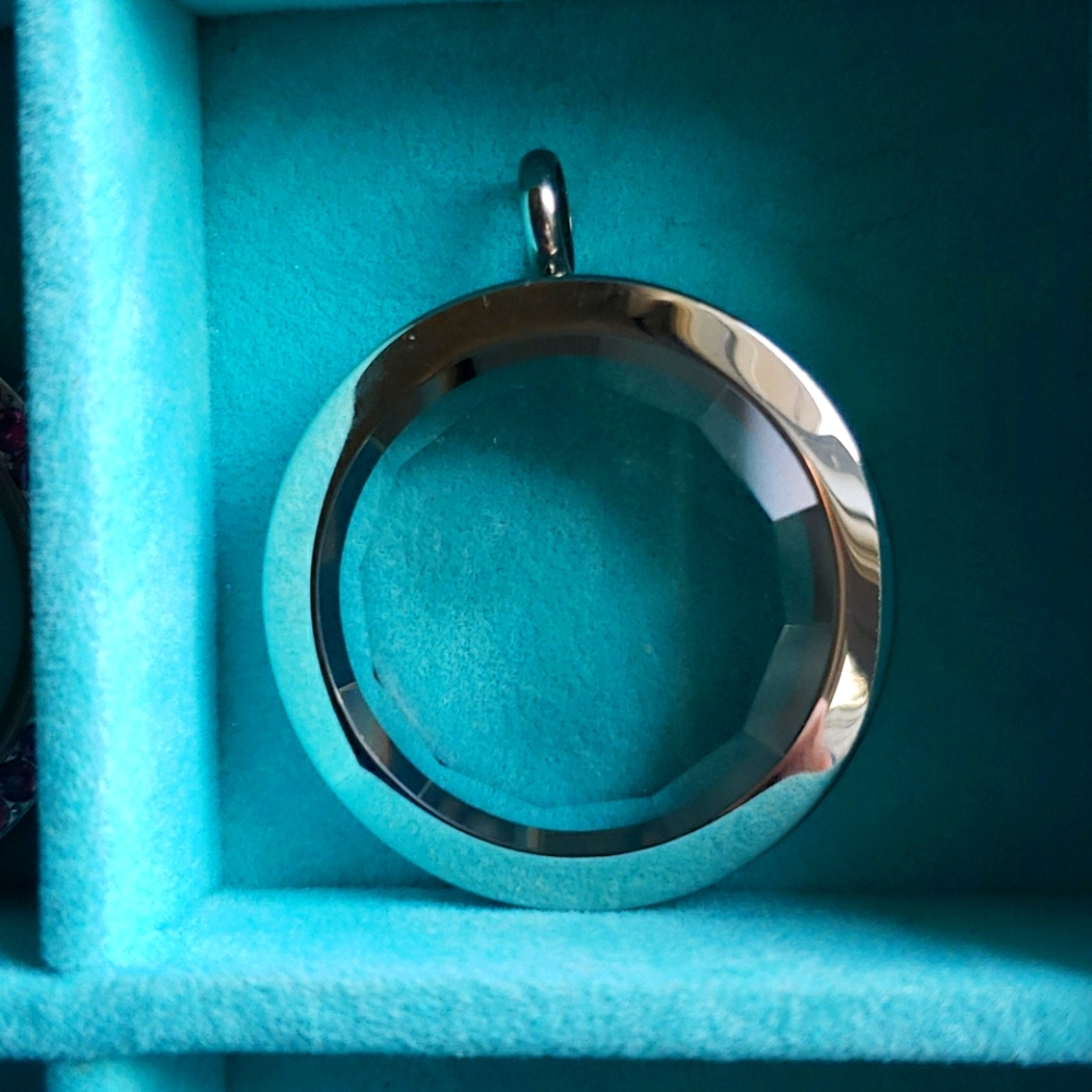 Origami Owl Large silver locket with beveled face